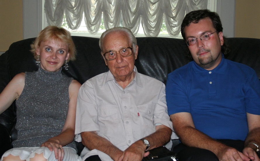 С нашим любимым Учителем Виктором Мержановым в Москве (22 августа 2007 года)