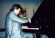 Ruslan Sviridov during a recital in Hilton Head Island, SC, USA (August 2004)